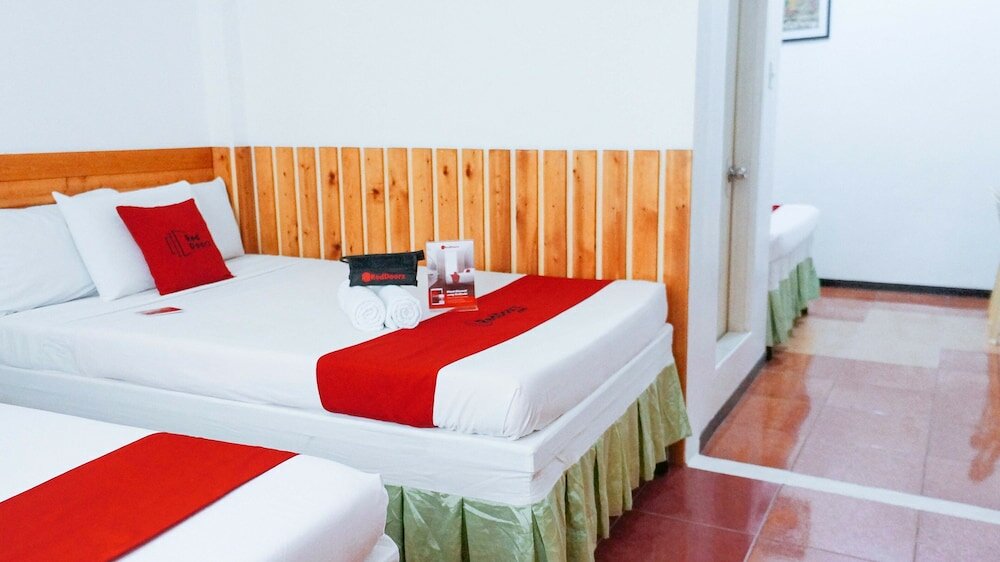 Фото RedDoorz @ Humayhumay Road Lapulapu