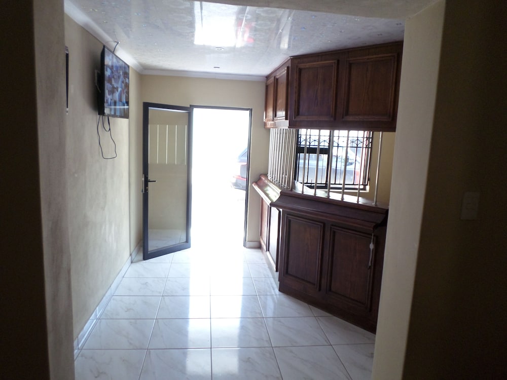 Фото DJ Guest Lodge