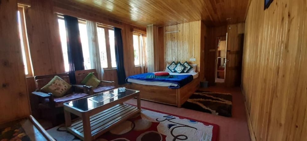 Фото Hotel Blue Lagoon