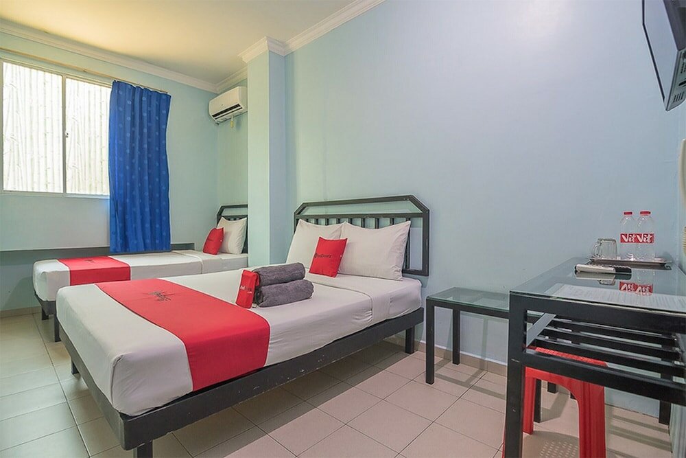 Фото RedDoorz near Nagoya Citywalk Batam 2