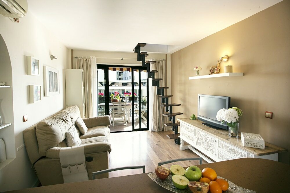 Фото Heavenly & Ocean Blue Apartment