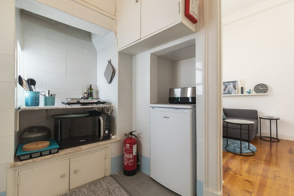 Фото Sunny & Quiet Lisbon Apartment