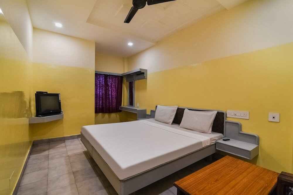 Фото Spot On 41643 Karthik International