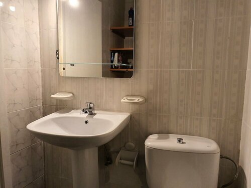 Гостиница Low Cost Room Plaza de Hierro IV