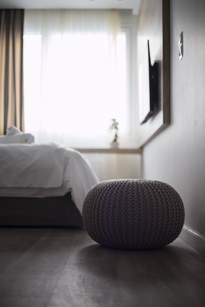 Фото Ornament Suites Nilie Hospitality Mgmt