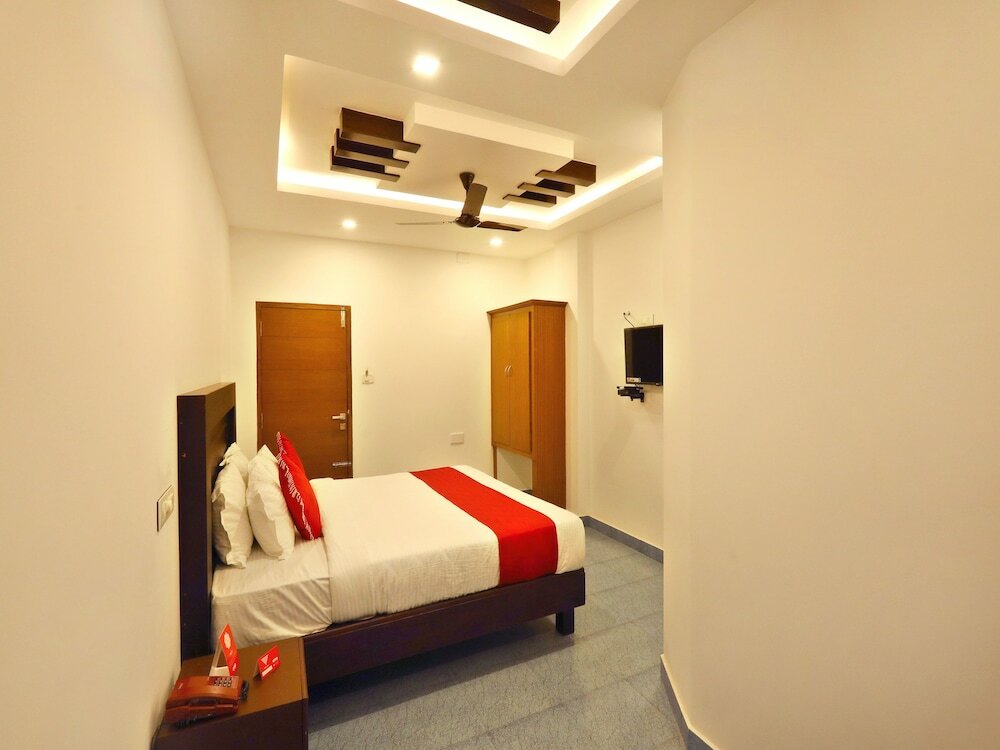 Фото Oyo 8964 Malabar Plaza Hotel