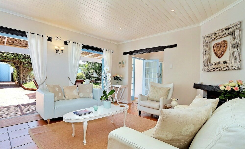 Фото Hout Bay Beach Cottage