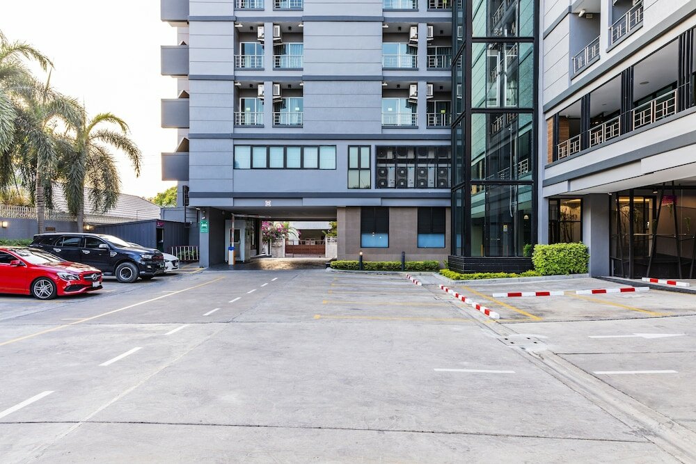 Фото Livotel Hotel Hua Mak Bangkok