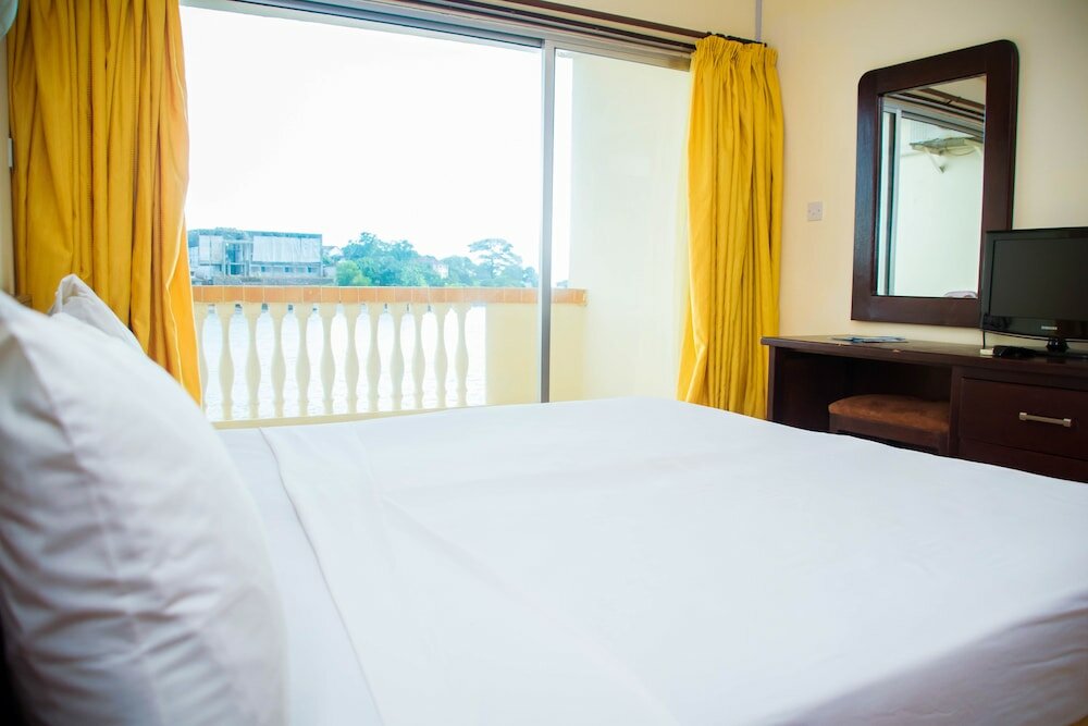 Фото Sierra Lighthouse Hotel