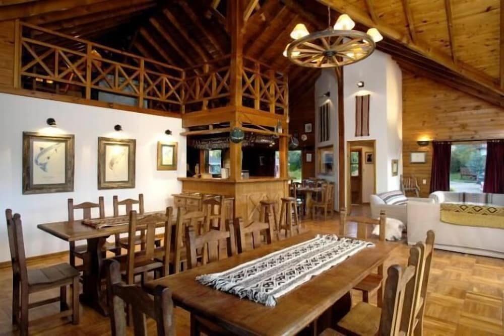 Фото Spring Creek Lodge