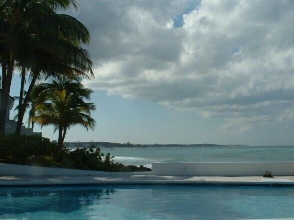 Фото Delaporte Point Oceanfront Townhouse