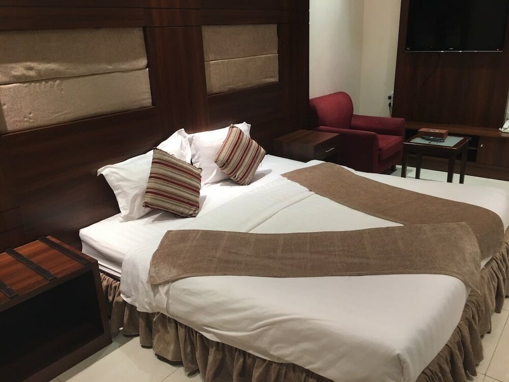 Фото Baron Al Masif