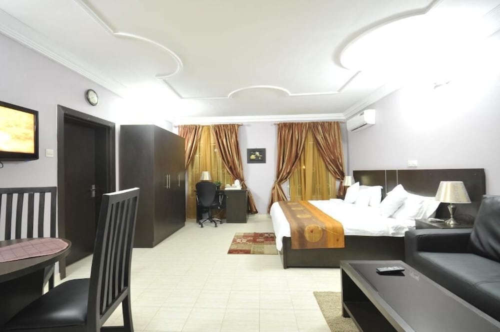 Фото Sheer Luxury Apartments & Suites