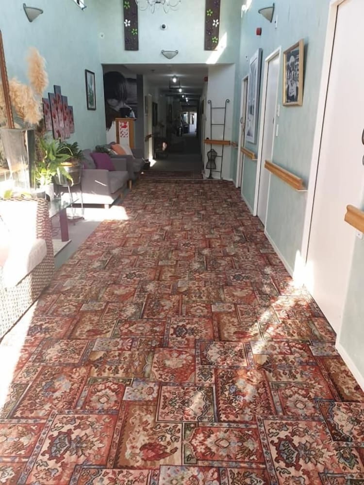 Фото Piwaka Lodge and Backpackers