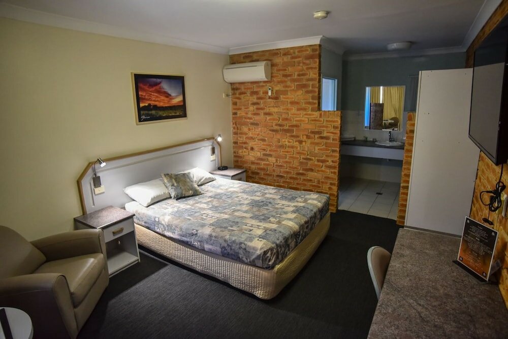 Фото The Crossing Motel