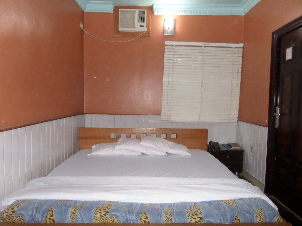 Фото The Baywaters Suites