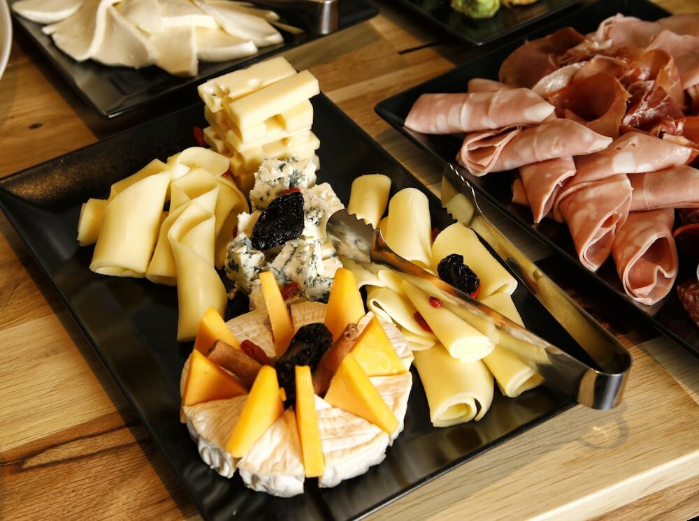 Фото All Seasons Residence Hotel