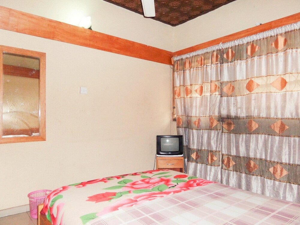 Фото Deke Hotel and Suites