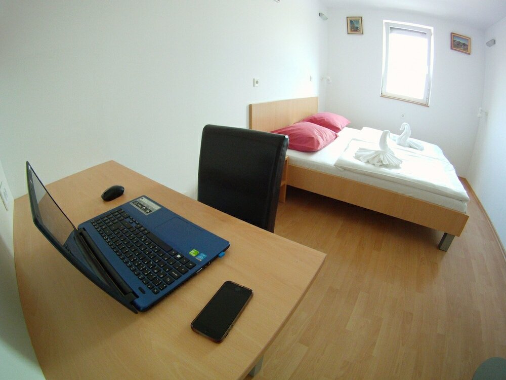 Фото Hotel Galaksija Trebnje