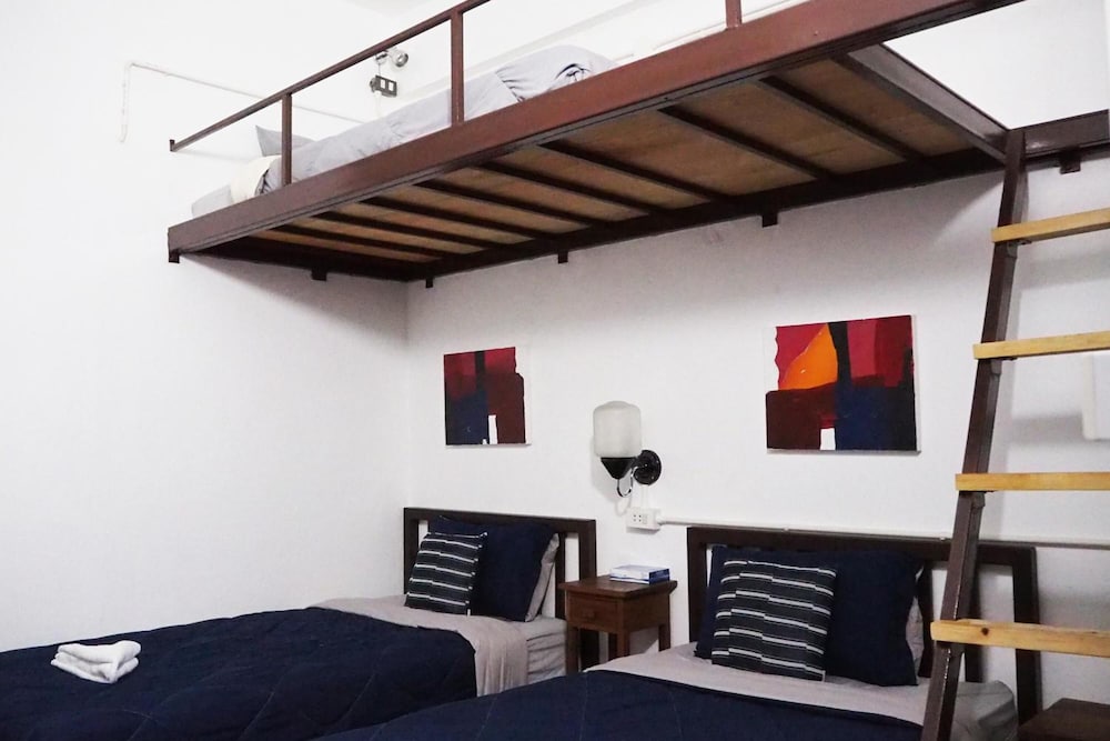 Фото Nanan House Hostel