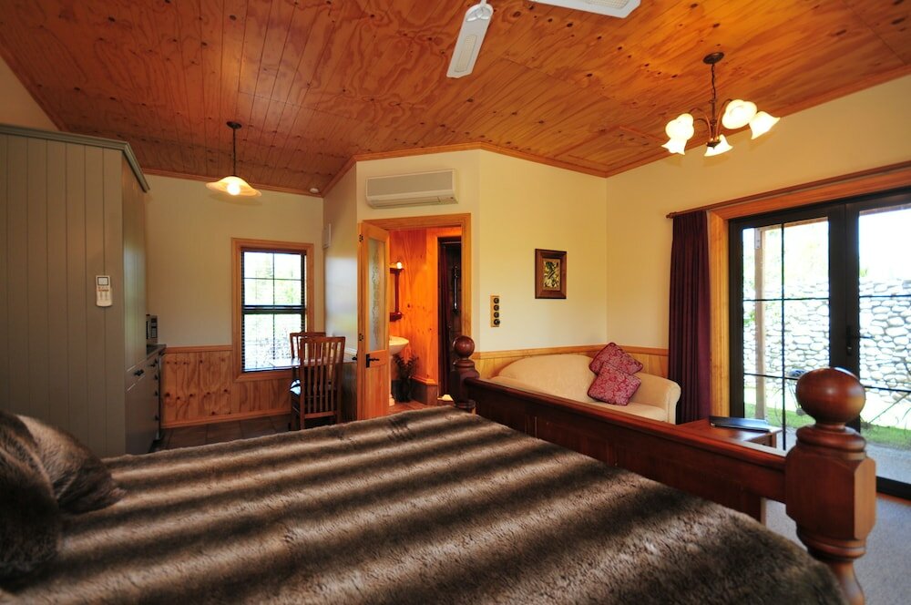 Фото River Rock Estate