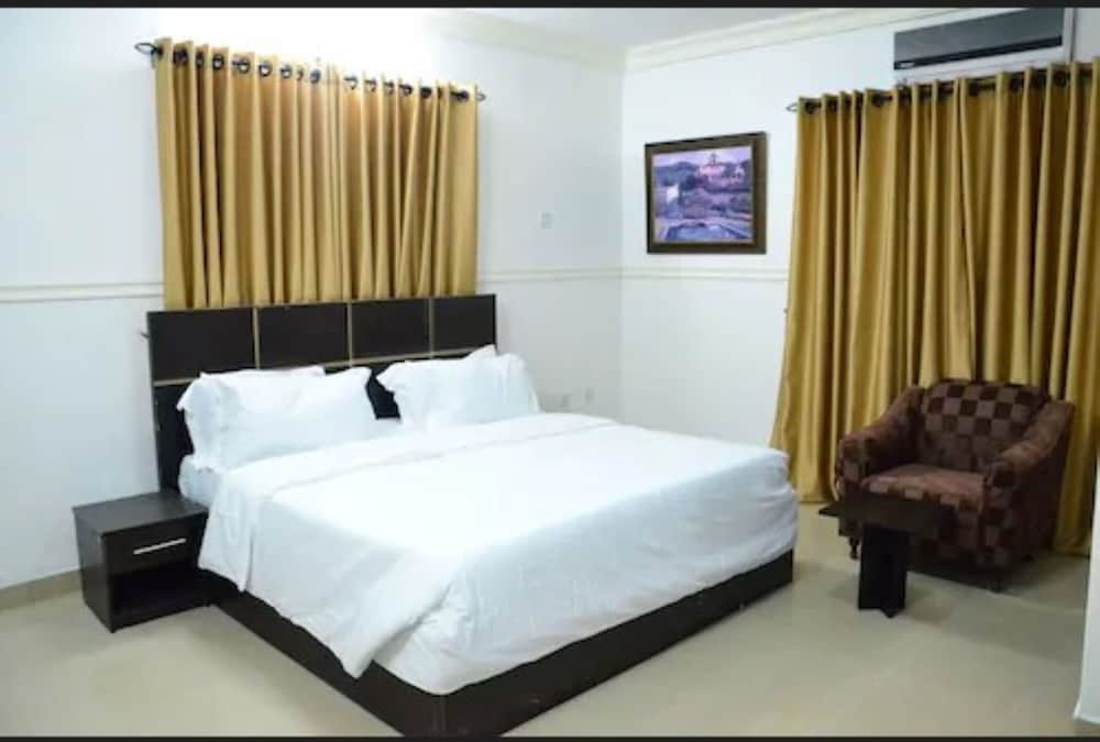 Фото Bjorne Suites