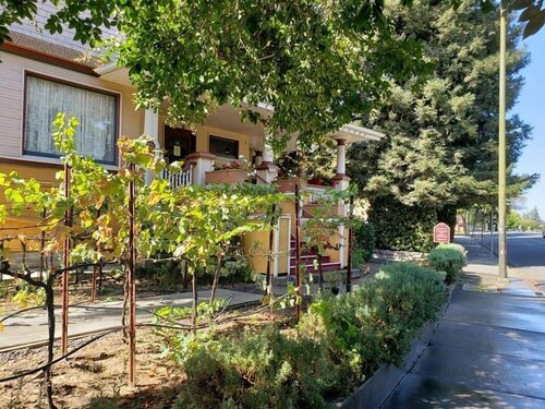 Гостиница Cabernet House, An Old World Inn в Напе