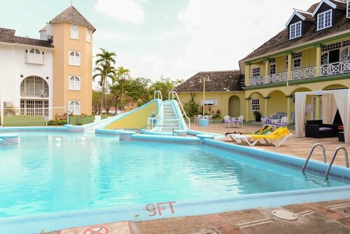 Гостиница SandCastles Deluxe Beach Resort в Очо-Риос
