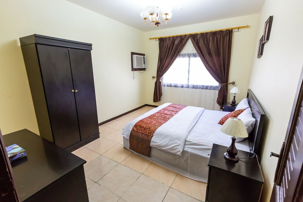 Фото Al Eairy Furnished Apartments Jeddah 2