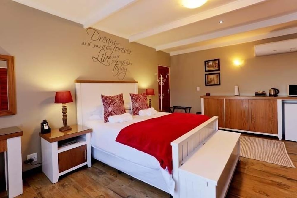 Фото Lavenders At Constantia Guest