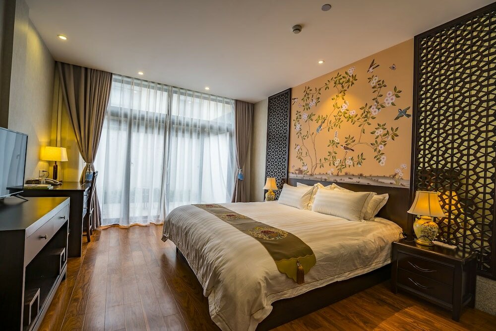 Фото Graceland Garden Court Hotel