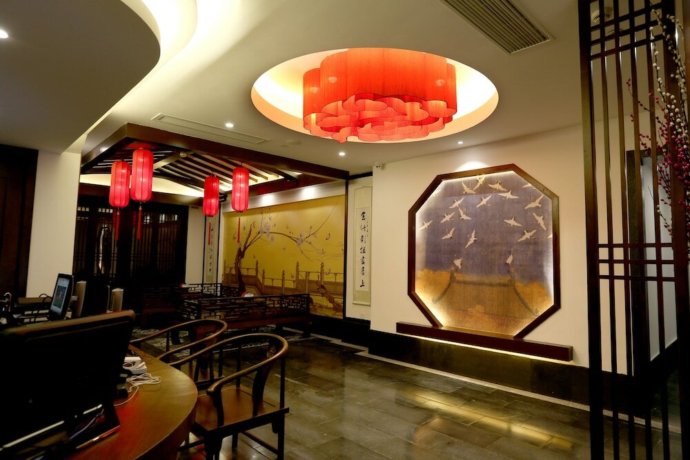 Фото Graceland Garden Court Hotel