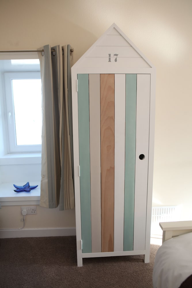 Фото Harbour Cottage