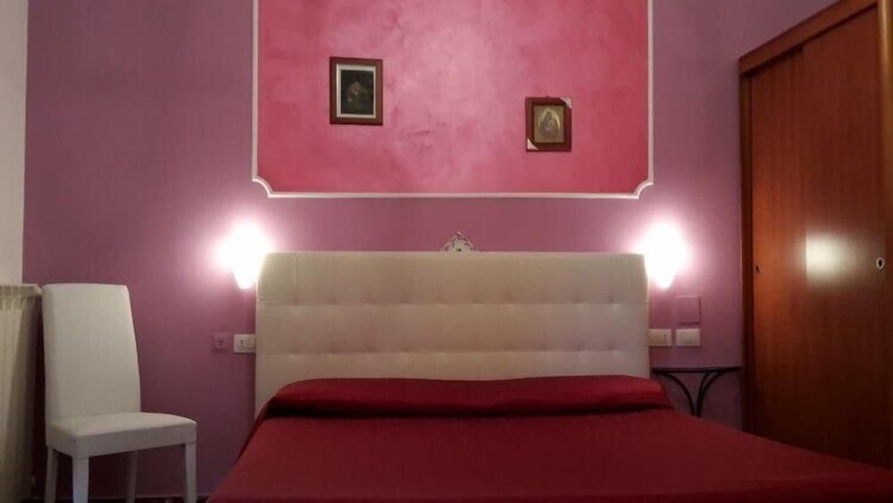 Фото Gualtiero camere e suite