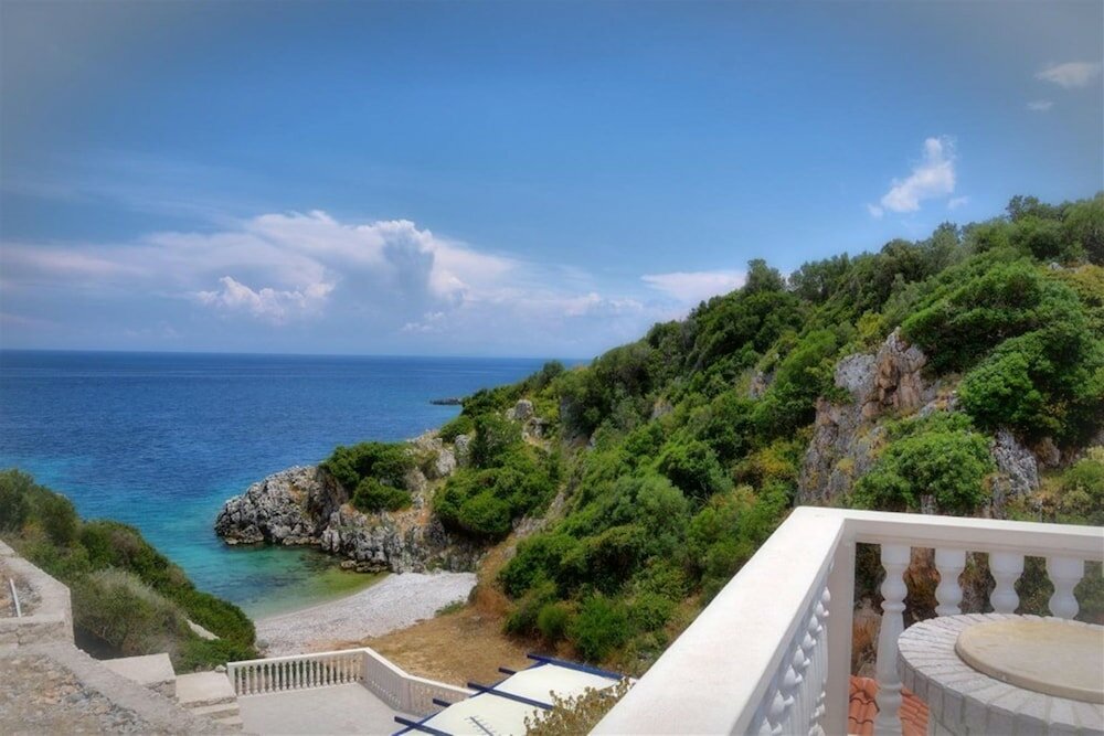 Фото Mikro Nisi Studios