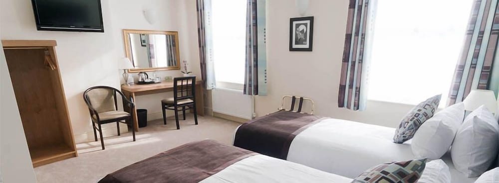 Фото Castle Limes Hotel