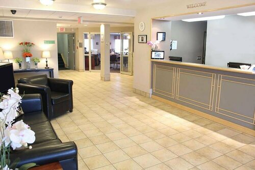 Внешний вид отеля Travelodge by Wyndham Fort McMurray в Форт-МакМеррее, фото 3