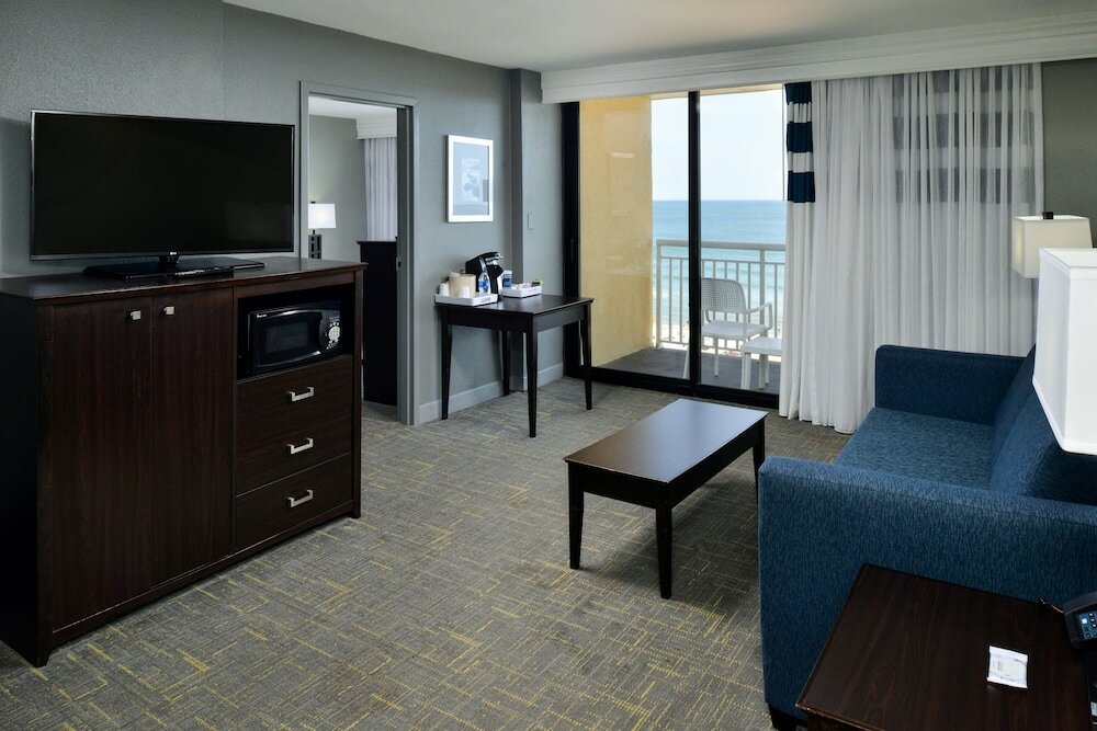 Фото Four Points by Sheraton Virginia Beach Oceanfront