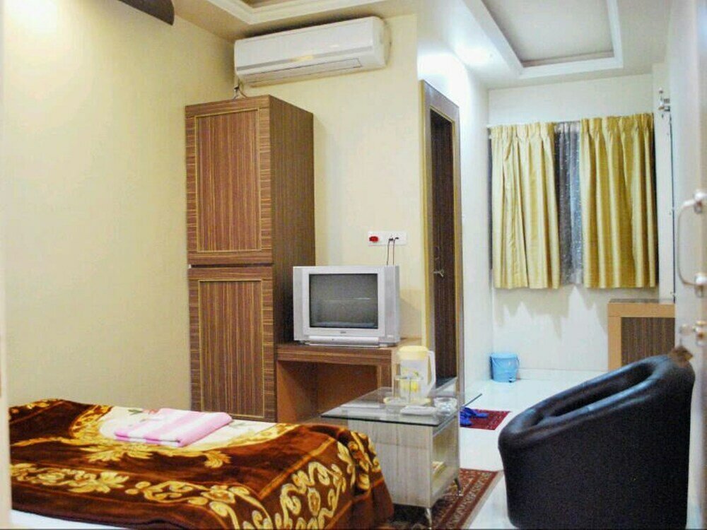 Фото Hotel Nanashree Grand