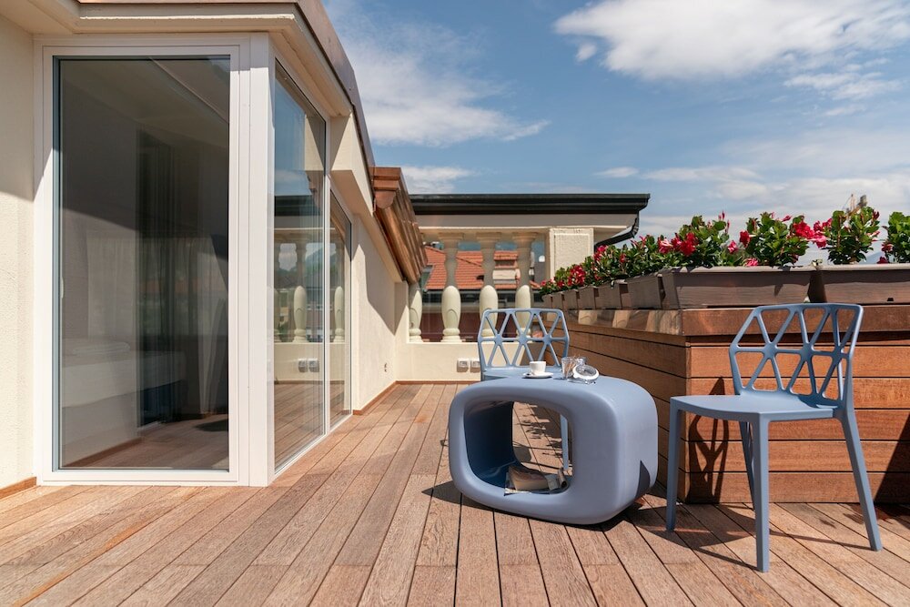 Фото Holiday IV Gardan