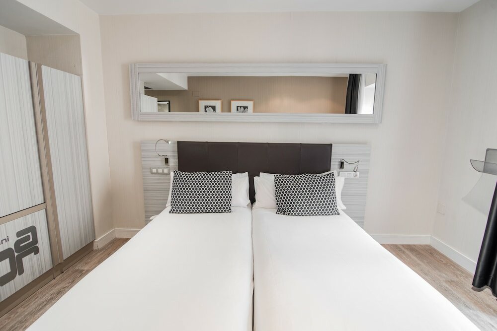 Фото Petit Palace Puerta del Sol