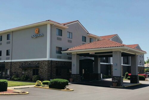 Гостиница La Quinta Inn & Suites by Wyndham Elizabethtown в Элизабеттауне