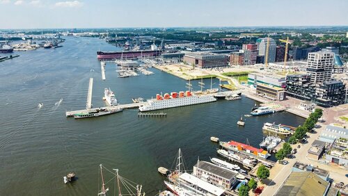 Гостиница Botel в Амстердаме