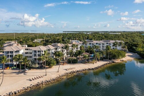 Гостиница Pelican Cove Resort & Marina