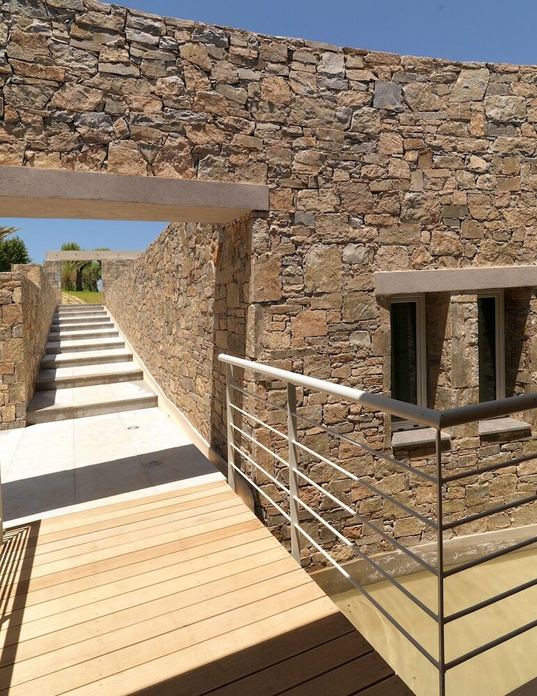 Фото Out Of The Blue Resort & SPA