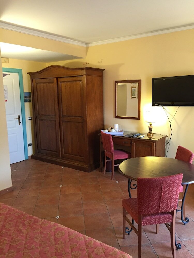 Фото Отель Mediterraneo