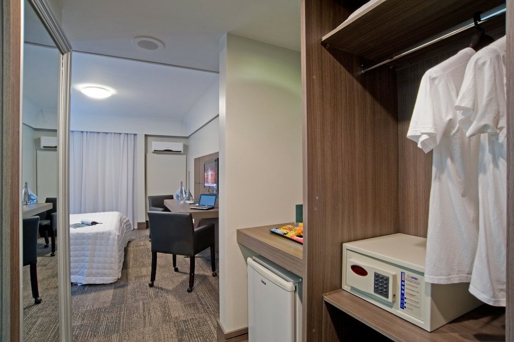 Фото Slaviero Hotel Curitiba Centro