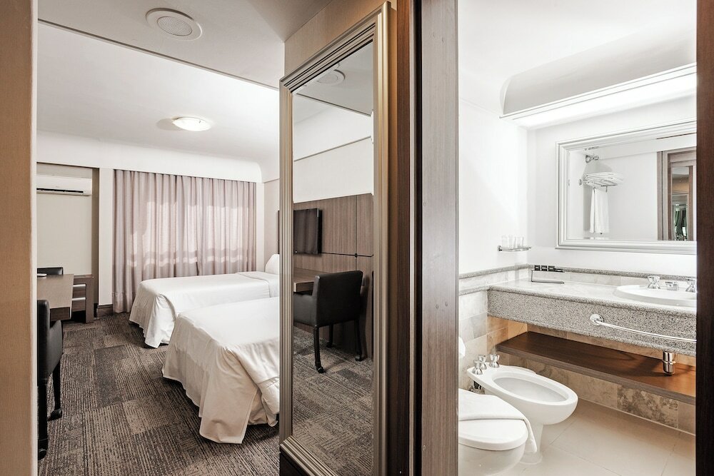 Фото Slaviero Hotel Curitiba Centro