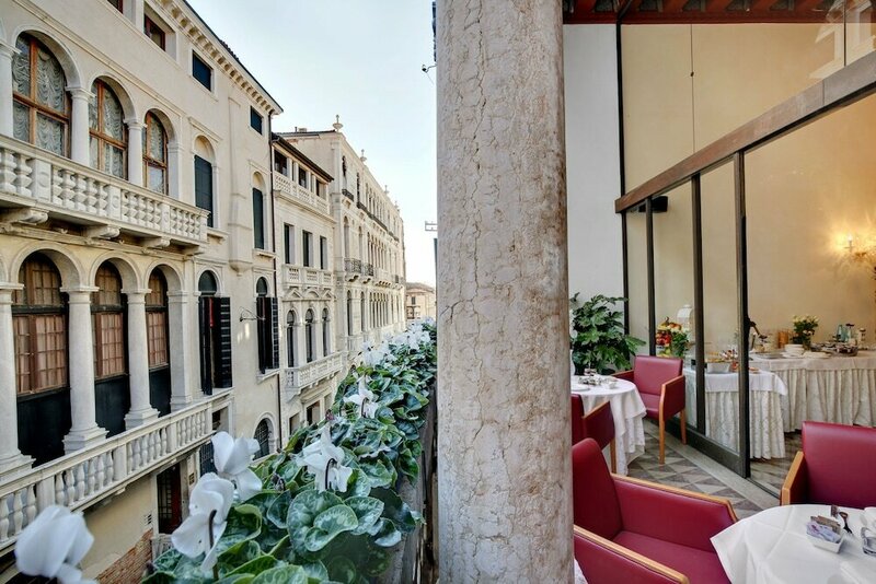 Гостиница Hotel Dona Palace в Венеции