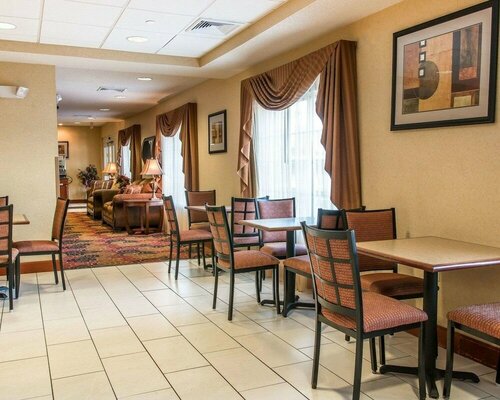 Гостиница Quality Inn Near Interstate I94